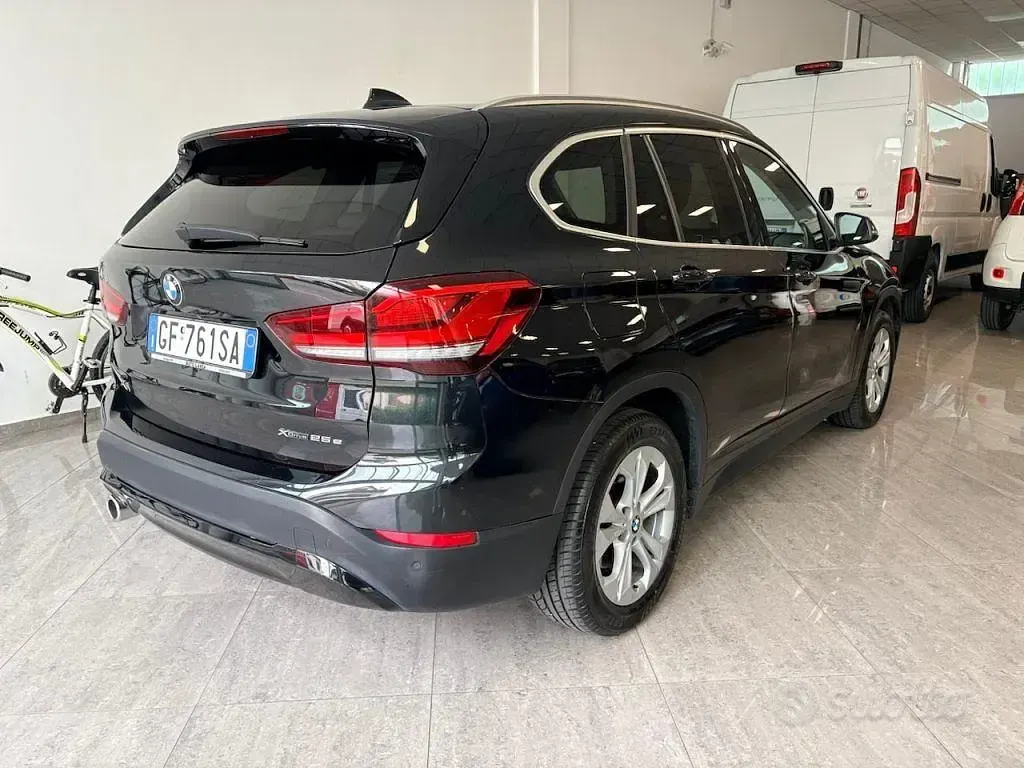 Usata BMW X1 Advantage 220 CV (161 kW) 2021 Nero SUV