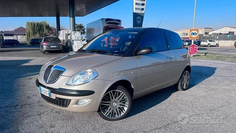 Beige Usata 2007 Lancia Ypsilon Due volumi | 1990 € (Buon prezzo) - Immagine 1/4