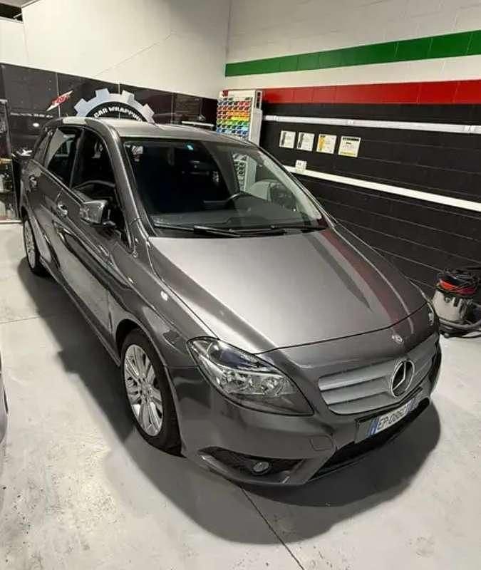 Usata Mercedes B180 Executive 109 CV (80 kW) 2013 Grigio Utilitaria