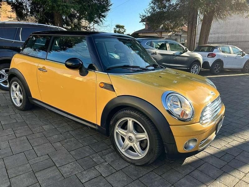 Begagnad Mini Cooper Salt 120 HK (88 kW) 2008 Gul Halvkombi