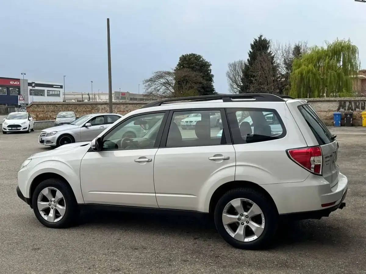 Usata Subaru Forester Exclusive+ 147 CV (108 kW) 2013 Bianco SUV
