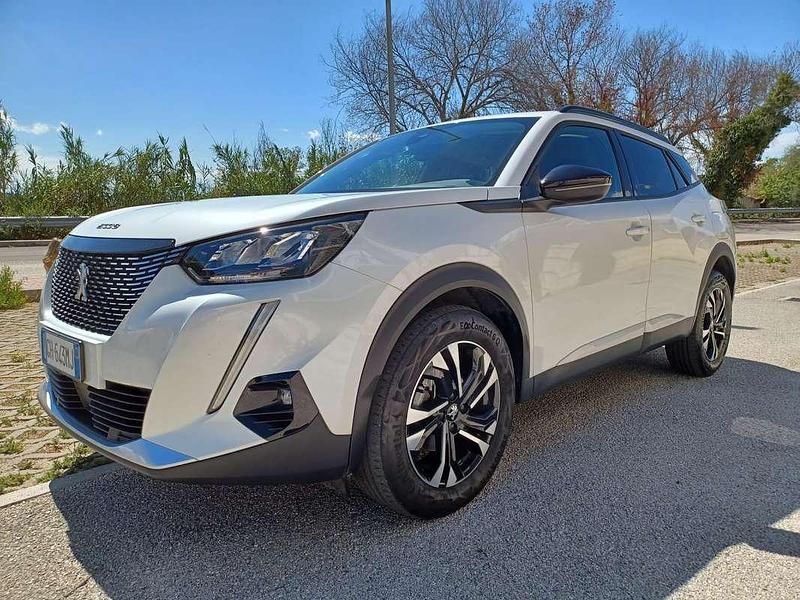 Usata Peugeot 2008 Allure 110 CV (80 kW) 2022 Bianco SUV
