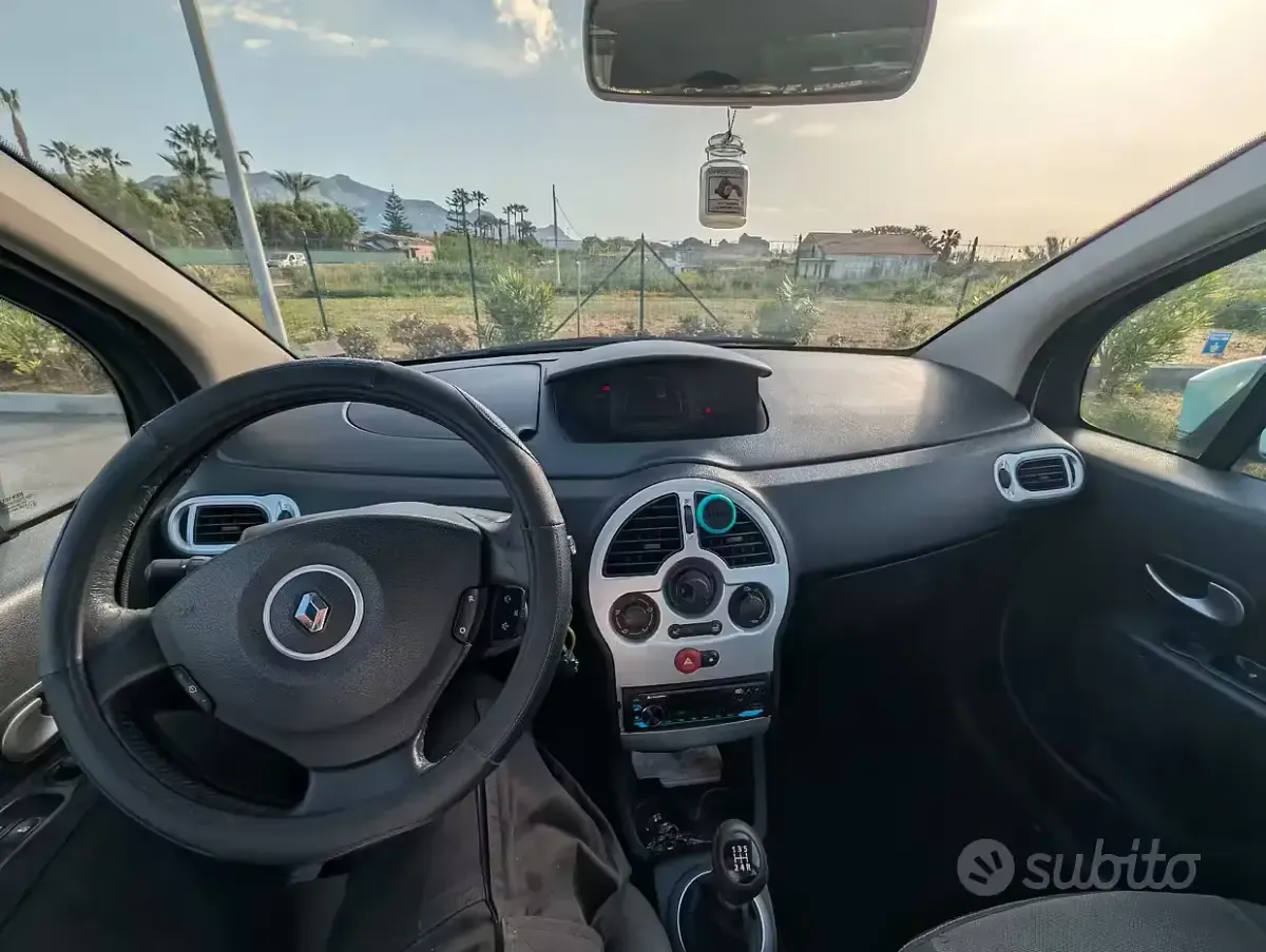 Usata Renault Modus 101 CV (74 kW) 2017 Blu Monovolume