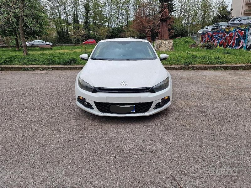 Begagnad VW Scirocco 140 HK (102 kW) 2009 Vit Sportkupé