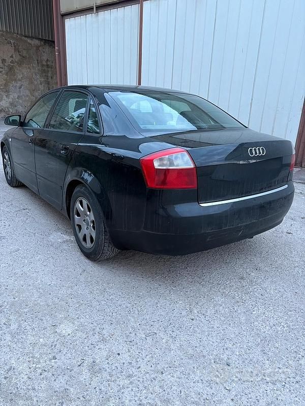 Usata Audi A4 130 CV (95 kW) 2003 Blu Berlina