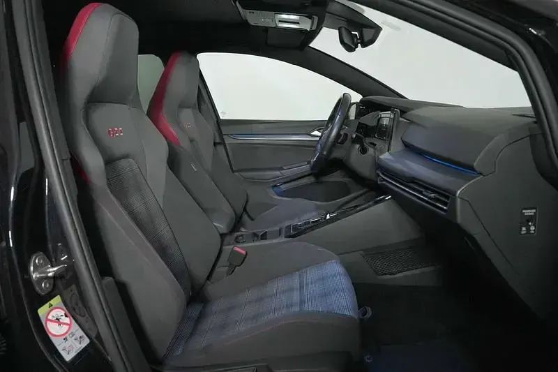 Usata VW Golf VIII GTI 245 CV (180 kW) 2023 Nero Utilitaria