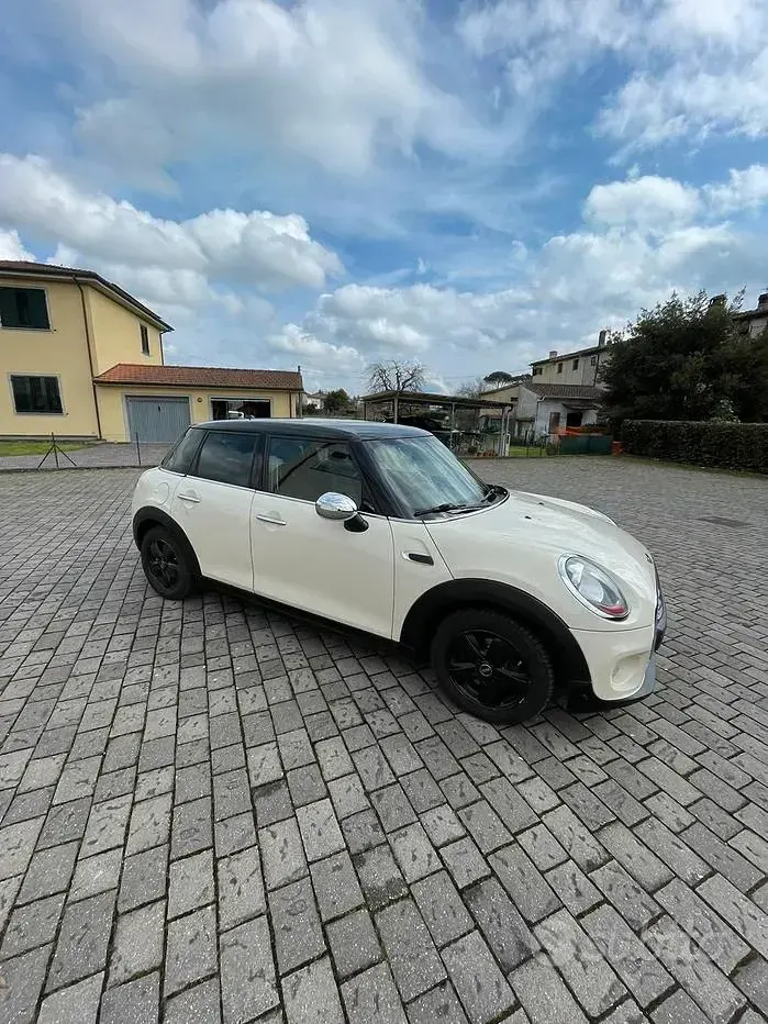 Usata Mini ONE 102 CV (75 kW) 2015 Utilitaria