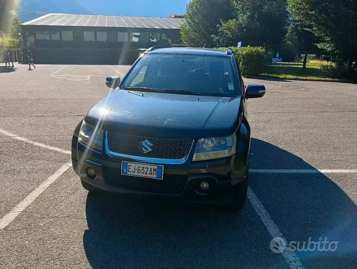 Usata Suzuki Vitara 129 CV (94 kW) 2011 Nero Station wagon
