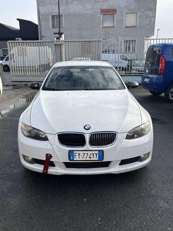 Usata BMW 320 M Sport 177 CV (130 kW) 2007 Bianco Coupé