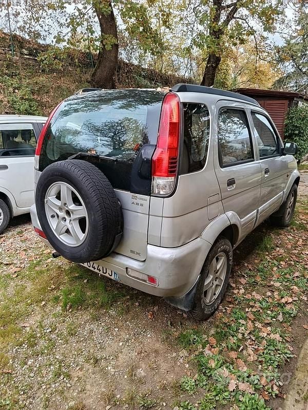 Usata Daihatsu Terios 83 CV (61 kW) 2003 SUV