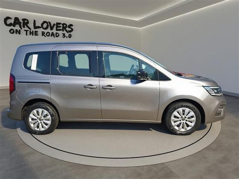 Usata Renault Kangoo Equilibre 95 CV (69 kW) 2022 Grigio chiaro Monovolume