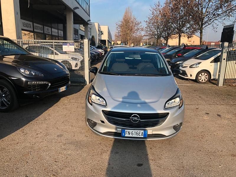 Używany Opel Corsa Innovation 90 KM (66 kW) 2018 Srebrny Hatchback