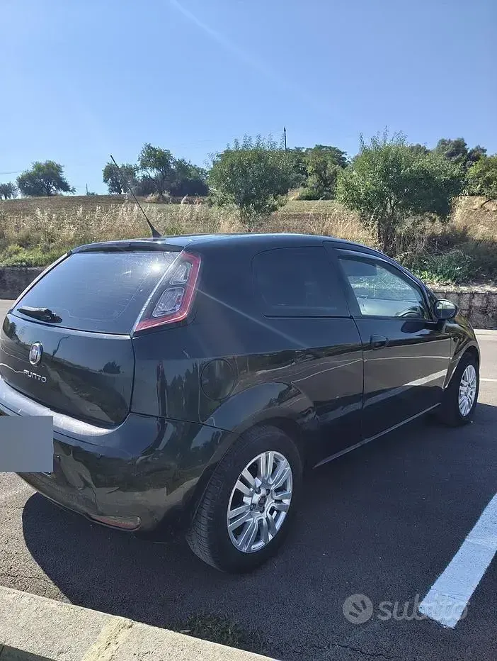 Usata Fiat Punto Evo 65 CV (47 kW) 2012 Nero Utilitaria