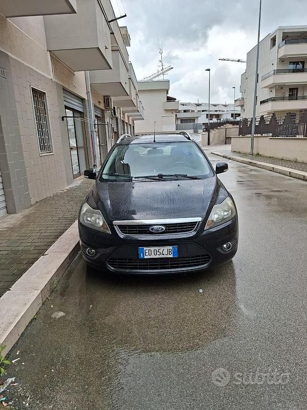 Usata Ford Focus 90 CV (66 kW) 2010 Nero Station wagon