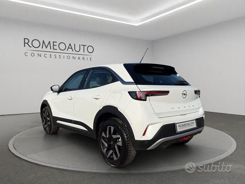 Usata Opel Mokka Elegance 101 CV (74 kW) 2021 Arktis white pastello SUV