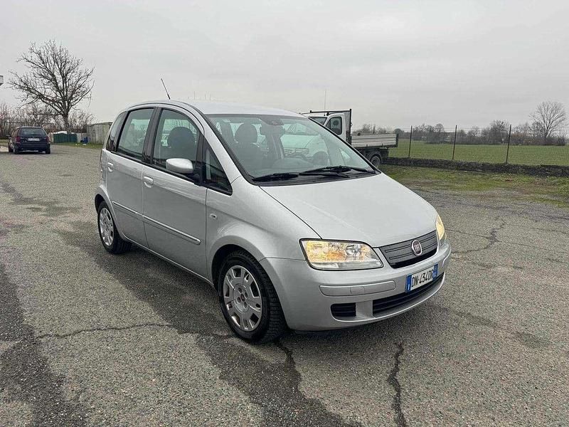 Usata Fiat Idea 70 CV (51 kW) 2008 Argento Monovolume
