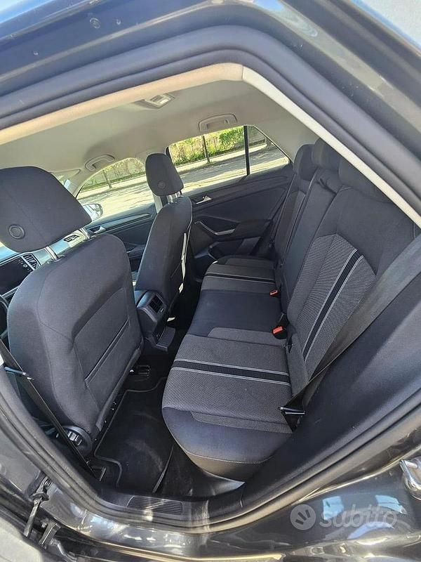 Usata VW T-Roc Style 116 CV (85 kW) 2019 Grigio SUV