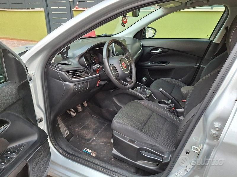 Usata Fiat Tipo 120 CV (88 kW) 2019 Grigio Station wagon