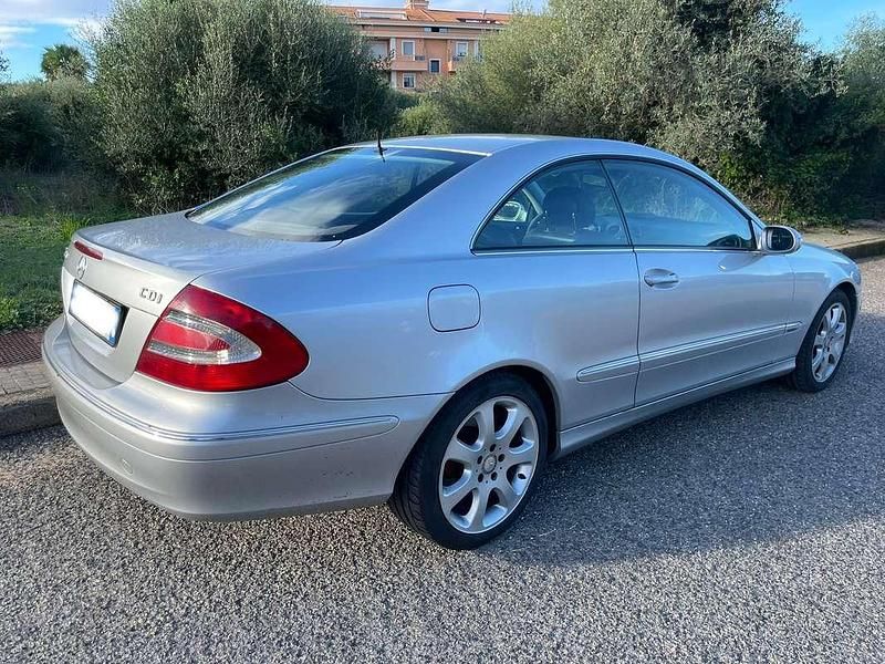 Usata Mercedes CLK270 Elegance 170 CV (125 kW) 2005 Argento Coupé