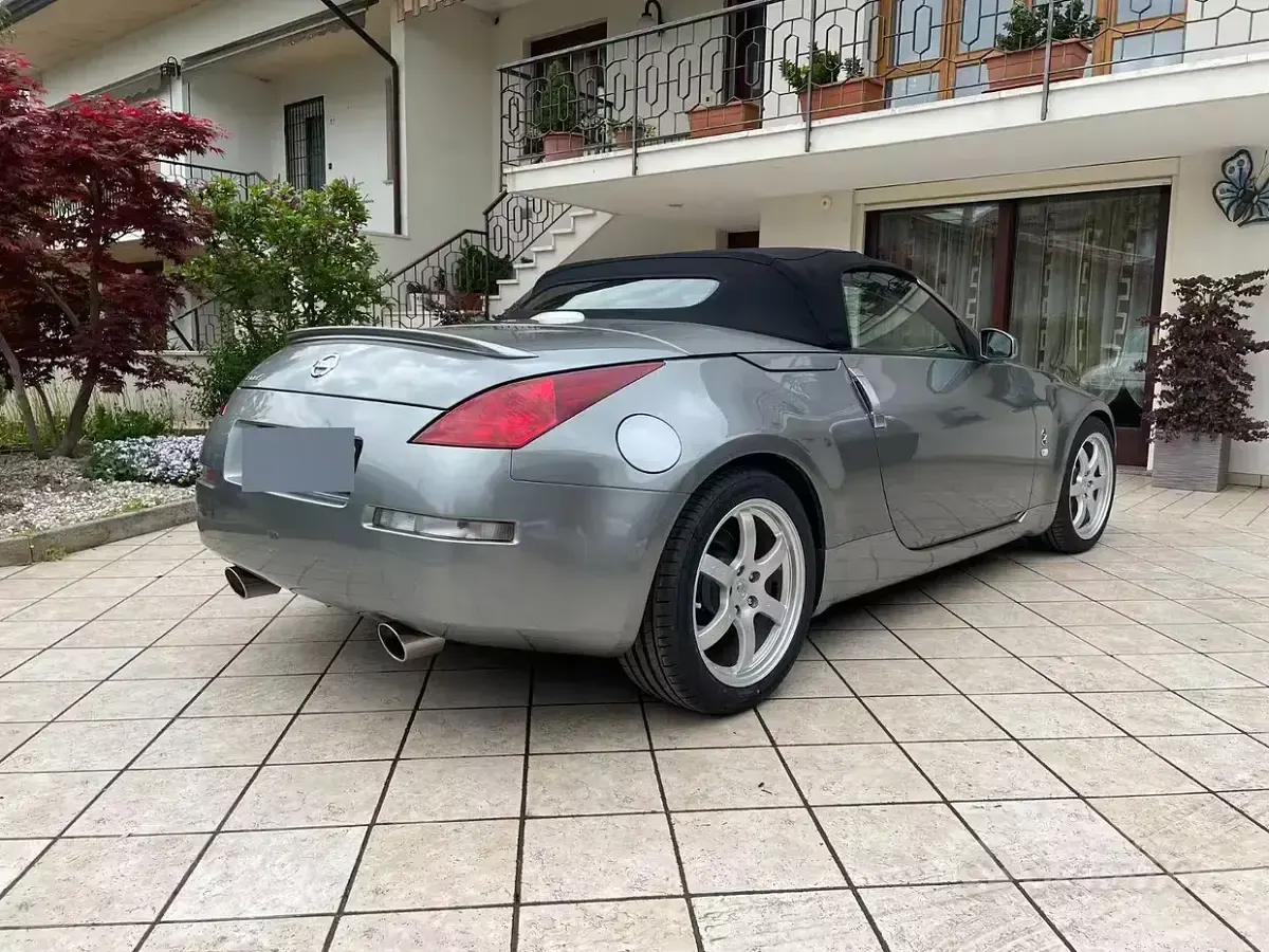 Usata Nissan 350Z 313 CV (230 kW) 2026 Grigio Cabrio