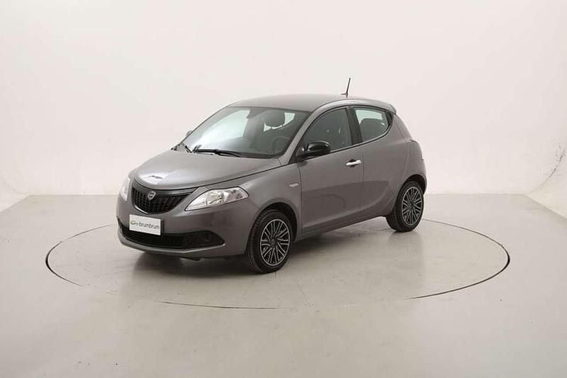 Usata Lancia Ypsilon Silver 69 CV (50 kW) 2023 Grigio Utilitaria