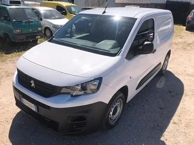 Usata Peugeot Partner 101 CV (74 kW) 2020 Bianco Monovolume