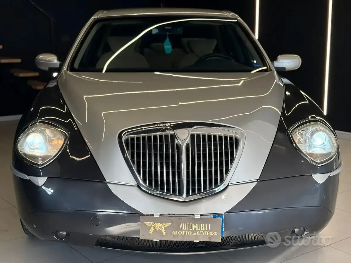 Usata Lancia Thesis 175 CV (128 kW) 2005 Grigio Berlina