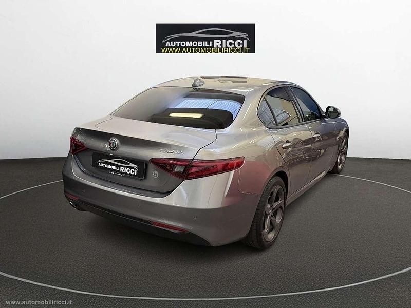 Usata Alfa Romeo Giulia Executive 160 CV (117 kW) 2020 Grigio Berlina