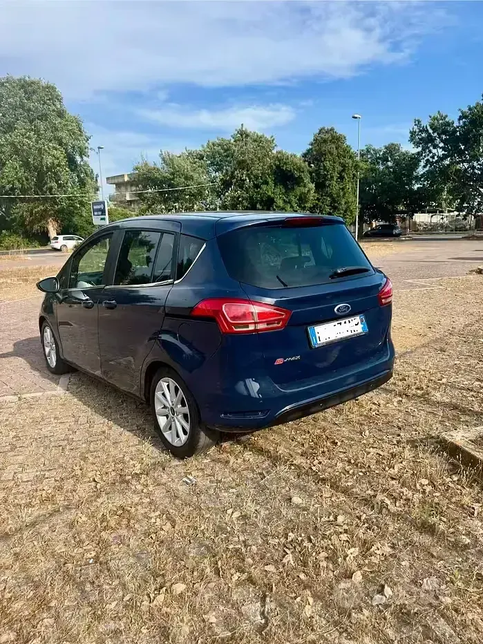 Usata Ford B-MAX Titanium 87 CV (63 kW) 2016 Bluazzurro Monovolume