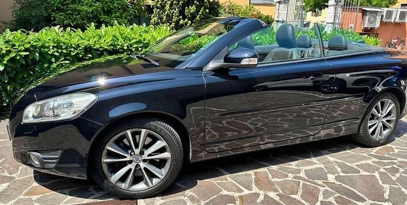 Usata Volvo C70 Summum 150 CV (110 kW) 2011 Nero Cabrio