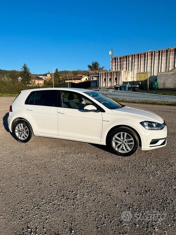 Usata VW Golf VII Executive 131 CV (96 kW) 2019 Berlina