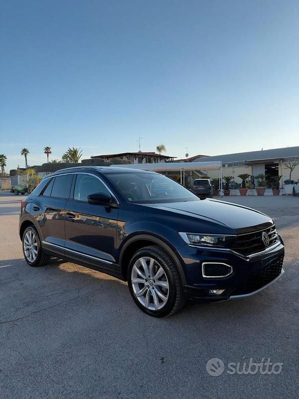 Usata VW T-Roc 2018 Blu SUV