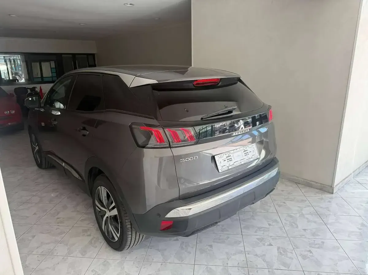 Usata Peugeot 3008 Allure 131 CV (96 kW) 2022 Grigio SUV
