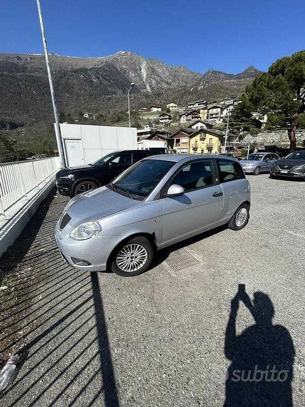 Usata Lancia Ypsilon 77 CV (56 kW) 2010 Grigio Utilitaria