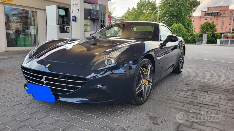 Usata Ferrari California 560 CV (411 kW) 2015 Blu Cabrio