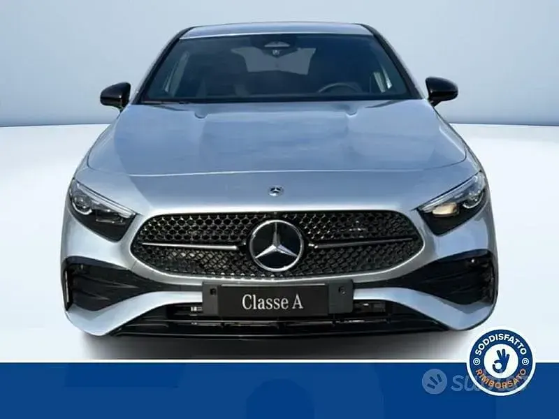 Usata Mercedes A180 AMG 116 CV (85 kW) 2025 Grigio Berlina