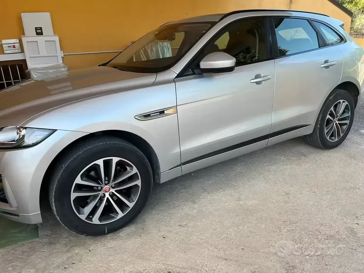 Usata Jaguar F-Pace 180 CV (132 kW) 2016 Grigio SUV
