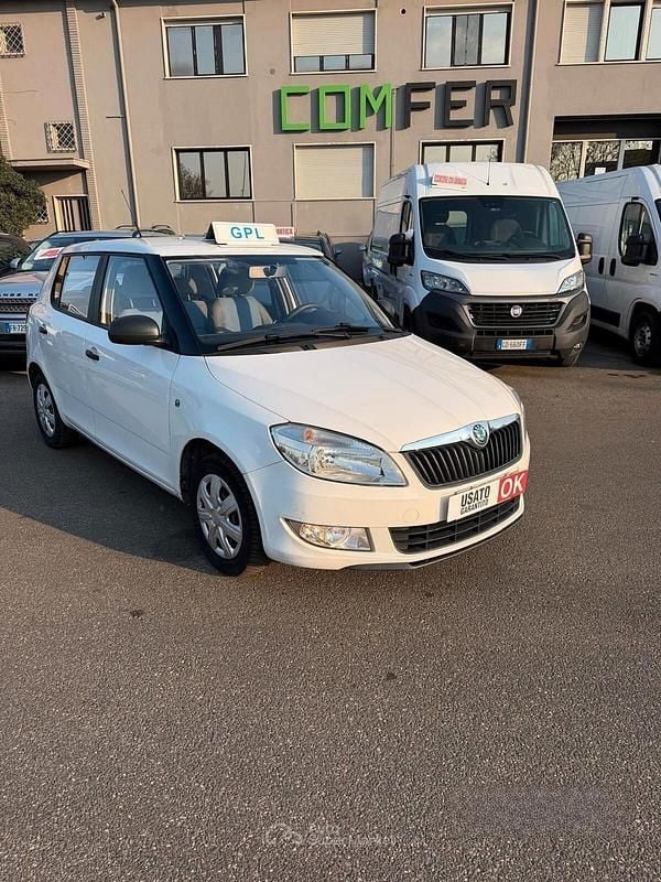 Usata Skoda Fabia Active 60 CV (44 kW) 2012 Bianco Berlina