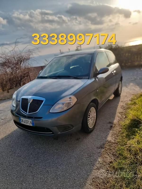 Usata Lancia Ypsilon 75 CV (55 kW) 2008 Grigio Utilitaria