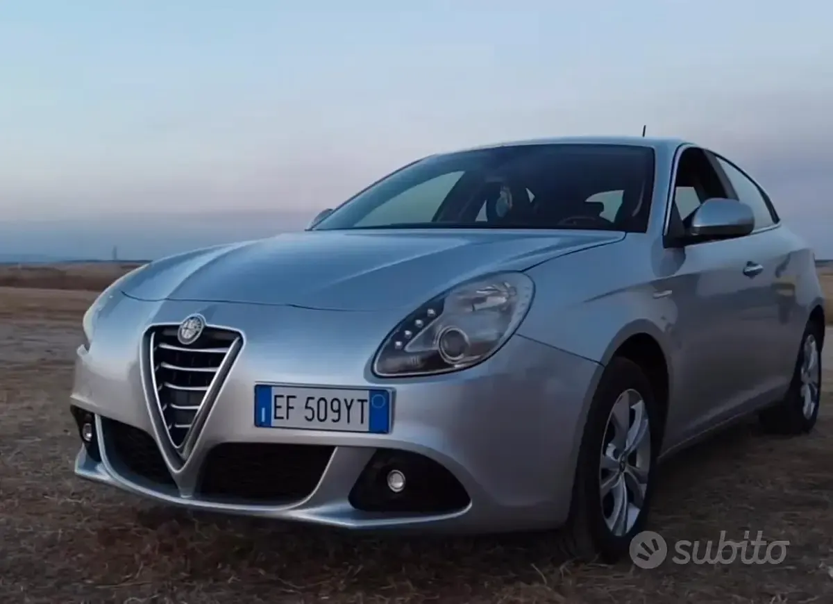 Usata Alfa Romeo Giulietta 130 CV (95 kW) 2011 Grigio Utilitaria