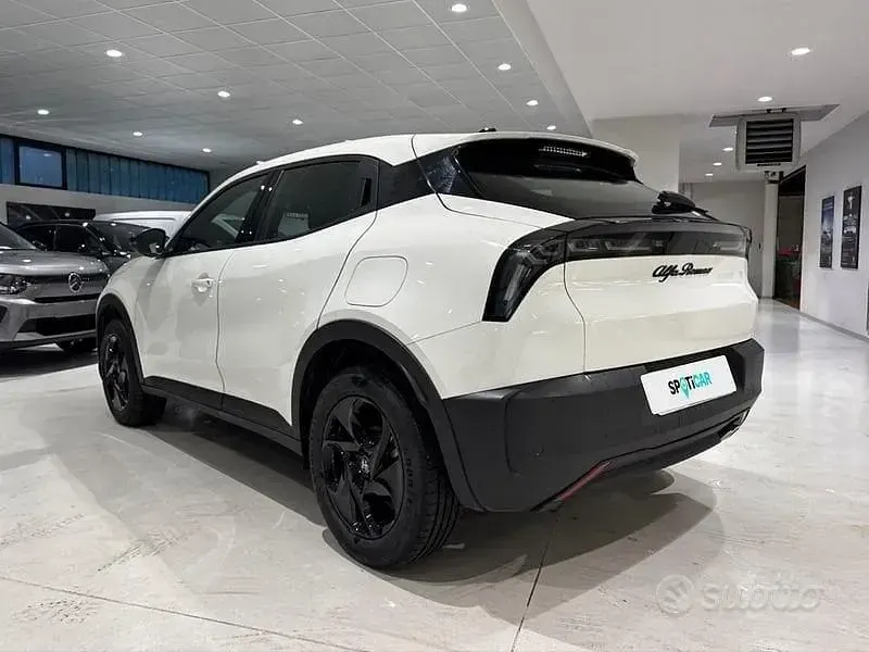 Usata Alfa Romeo Junior 136 CV (100 kW) 2024 Bianco SUV