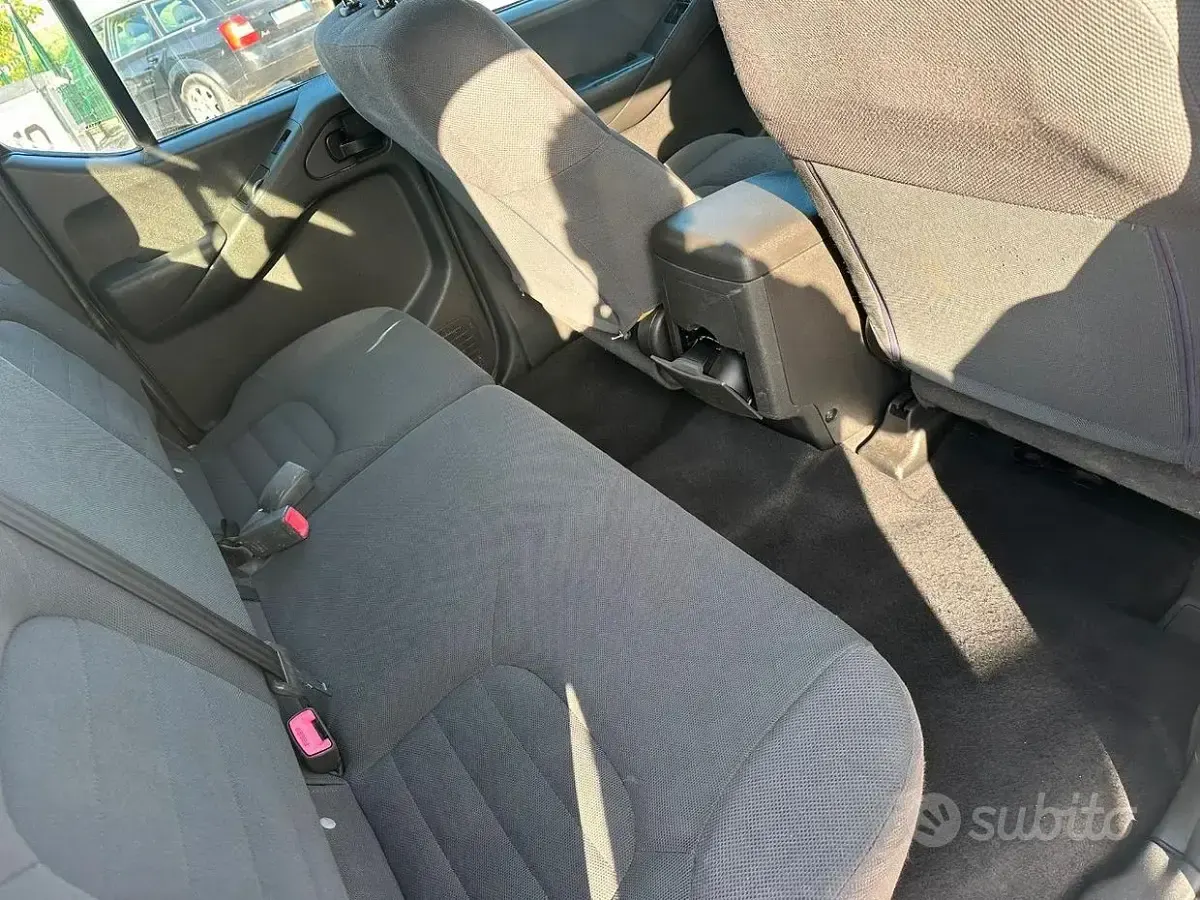 Brugt Nissan Navara XE 171 HK (125 kW) 2006 Grå Pickup / Ladvogn