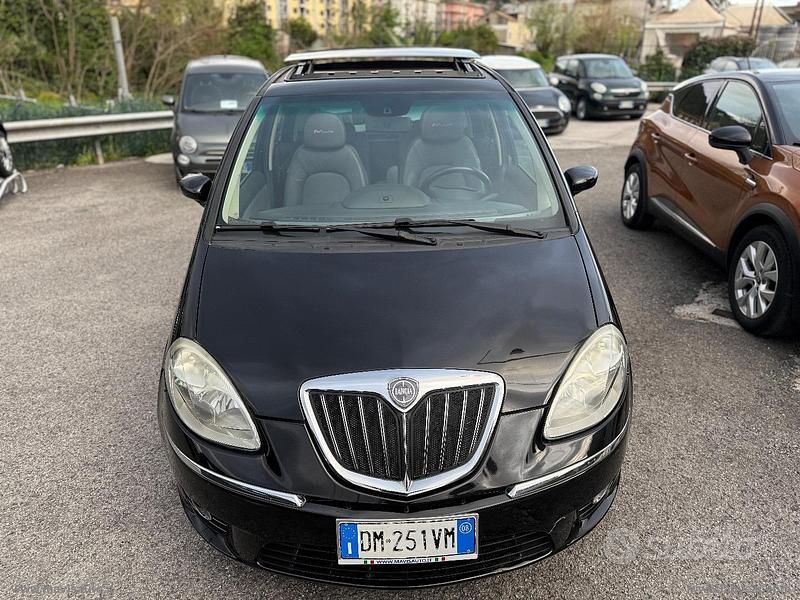 Usata Lancia Musa 95 CV (69 kW) 2008 Nero Monovolume