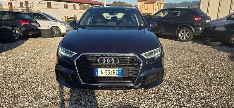 Blu/azzurro Usata 2019 Audi A3 Sportback S-Line Due volumi | 11.000 € (Super prezzo) - Immagine 1/4