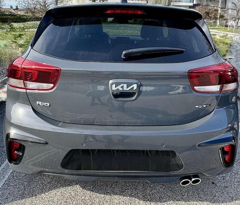 Usata Kia Rio GT-Line 101 CV (74 kW) 2023 Grigio Berlina