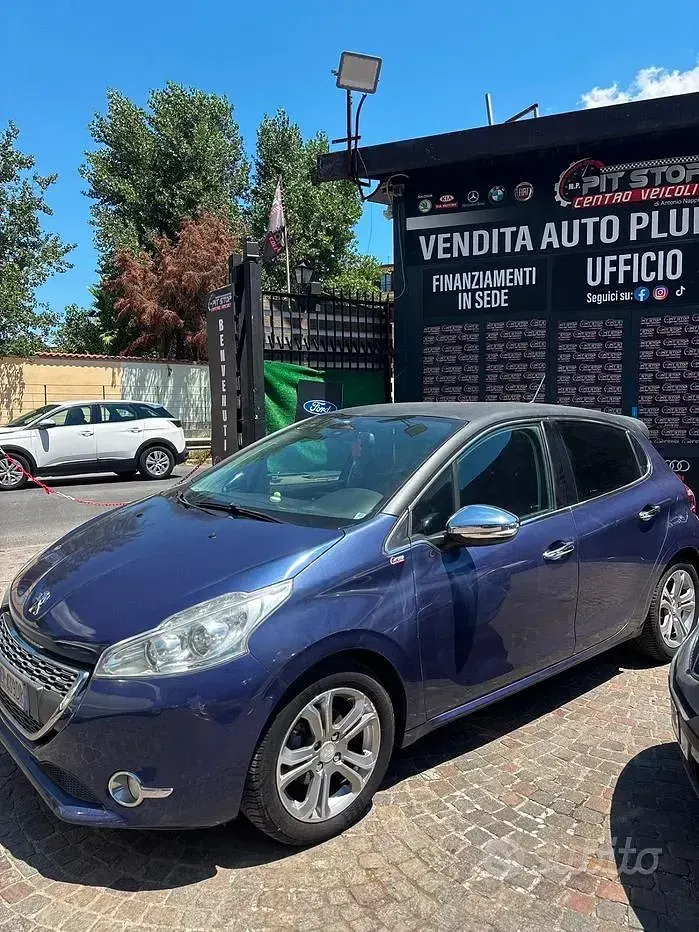 Usata Peugeot 208 Allure 82 CV (60 kW) 2013 Blu Utilitaria