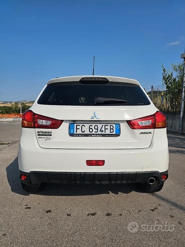 Usata Mitsubishi ASX 114 CV (83 kW) 2016 Bianco SUV