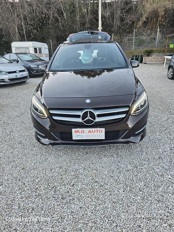 Usata Mercedes B200 Business 136 CV (100 kW) 2015 Marrone Monovolume