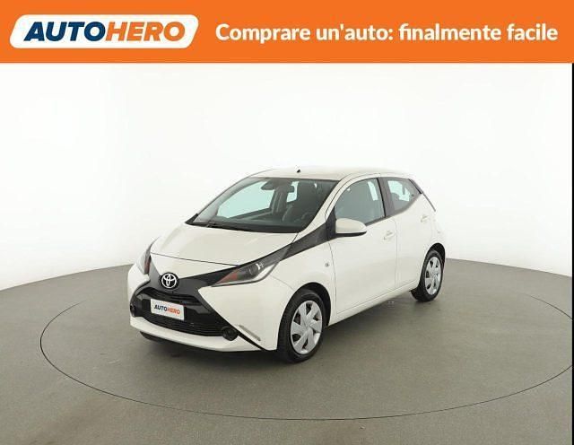 Usata Toyota Aygo X-play 69 CV (50 kW) 2017 Bianco Utilitaria