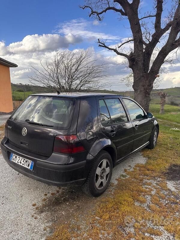 Usata 1999 VW Golf IV Due volumi | 1500 € (Buon prezzo) - Immagine 1/3
